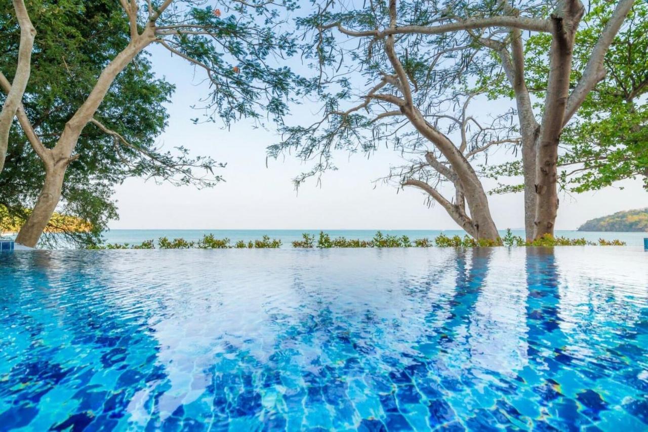 Koh Sirey Beachfront Pool Villa 푸껫 외부 사진