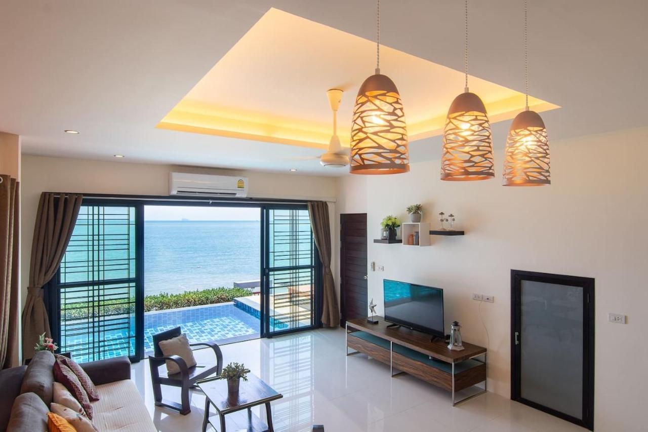 Koh Sirey Beachfront Pool Villa 푸껫 외부 사진