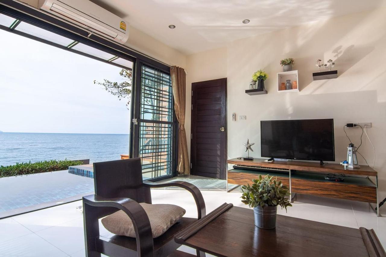 Koh Sirey Beachfront Pool Villa 푸껫 외부 사진