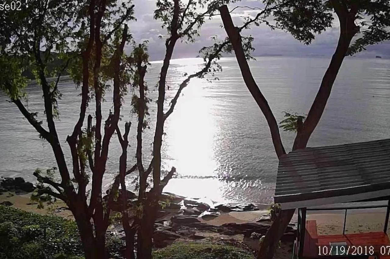 Koh Sirey Beachfront Pool Villa 푸껫 외부 사진