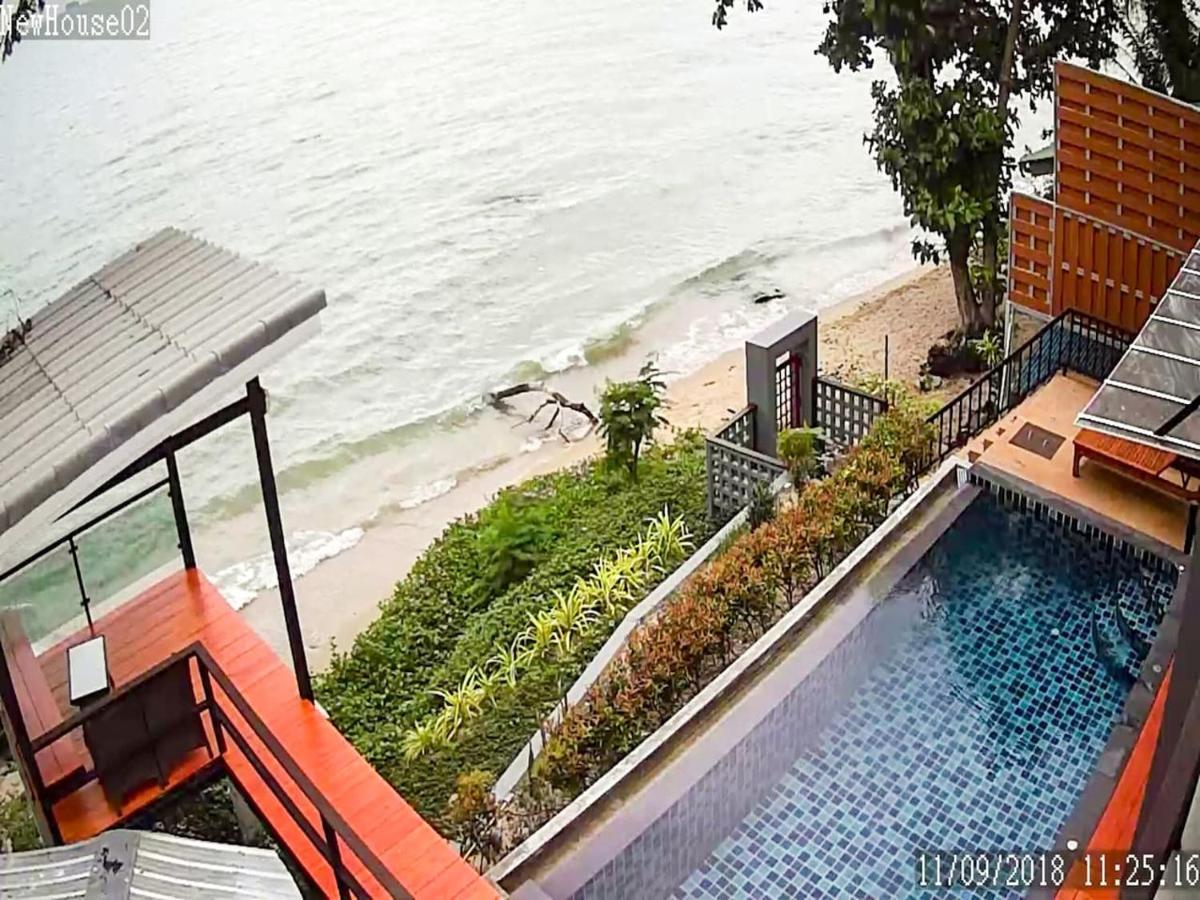 Koh Sirey Beachfront Pool Villa 푸껫 외부 사진
