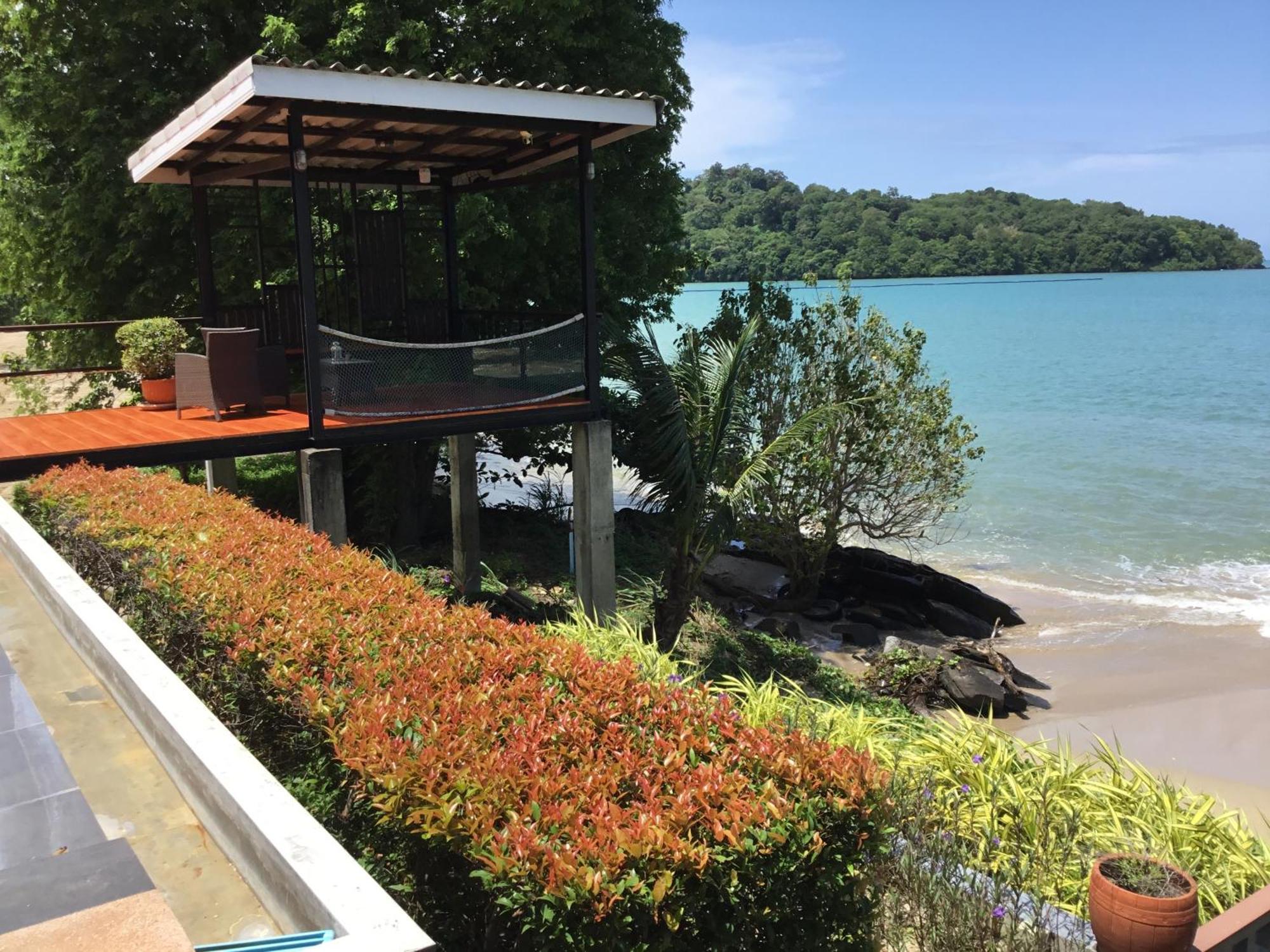 Koh Sirey Beachfront Pool Villa 푸껫 외부 사진
